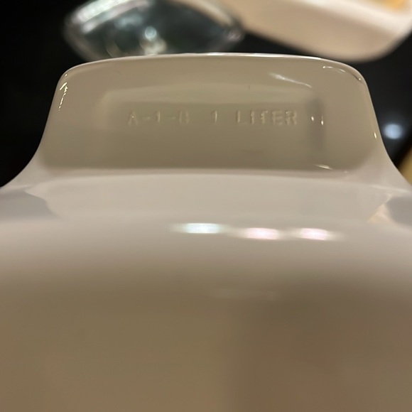 "White" - 1 L / 1 QT CorningWare Casserole with Lid (A-7-C) - Picture 6 of 6
